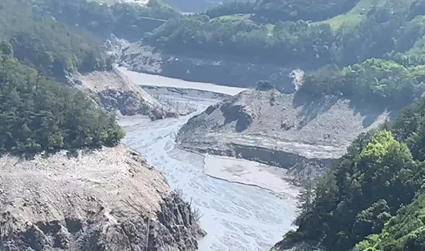 有片 | 島內德基水庫蓄水量剩4.6% 現河床乾涸驚心畫面