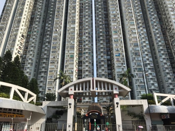 政府晚上圍封麗都花園第2座強檢