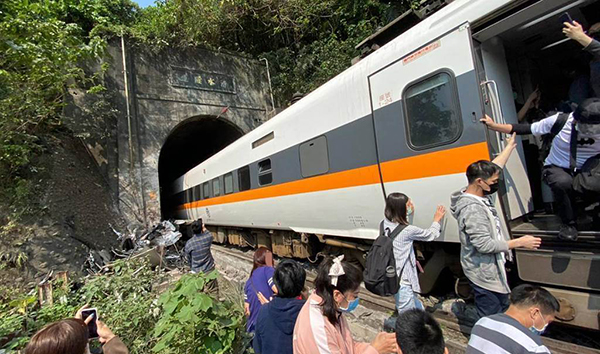 逾8億捐款僅1/3用於太魯閣罹難者家屬 引台灣各界狂批