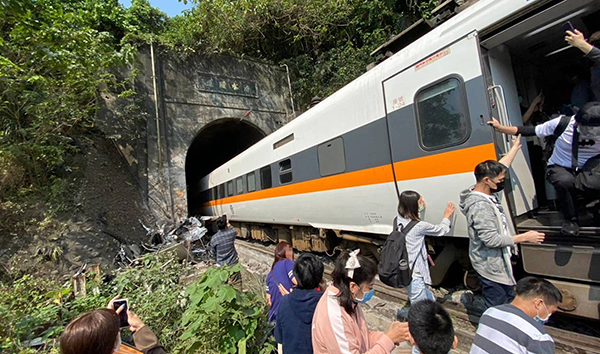 太魯閣事故8.1億捐款委員會 罹難者家屬質疑：災民代表僅2名