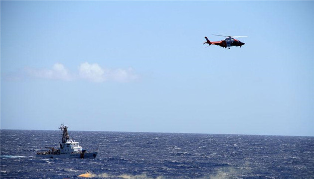 連雲港海事局：黃海南部有一漁船翻扣 疑似5人落水