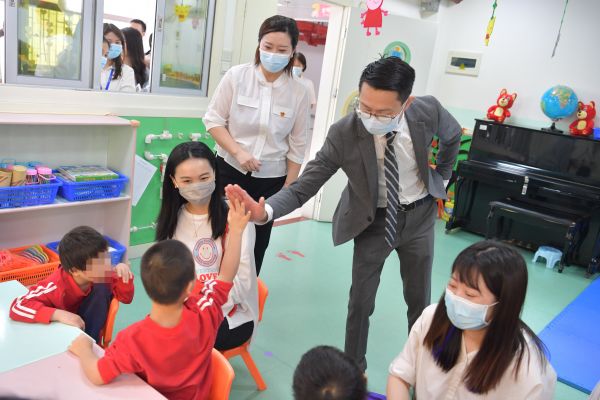 【中共百年 深圳故事】黨群聯手「與愛同行，助童追夢」活動