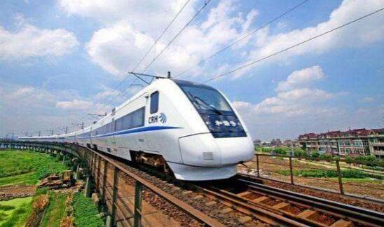 內地五一黃金周出遊火爆  火車票發售是疫前同期3倍以上