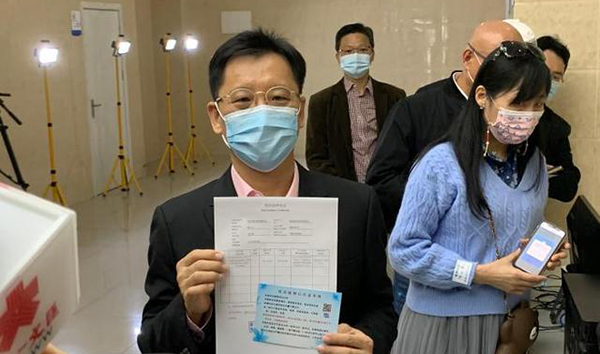 在滬台胞接種新冠疫苗：「這是我們期待已久的事」