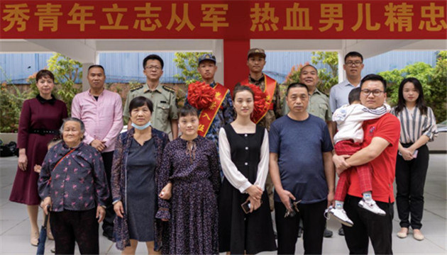 【中共百年 深圳故事】深圳石井街道精挑優質兵源進軍營 實現入伍女兵零突破