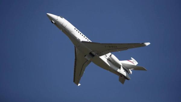 印度新增確診接連刷新紀錄 外媒爆印超級富豪搭私人飛機「逃往」英國