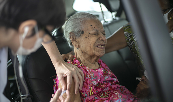 巴西4月份近7萬人染疫不治