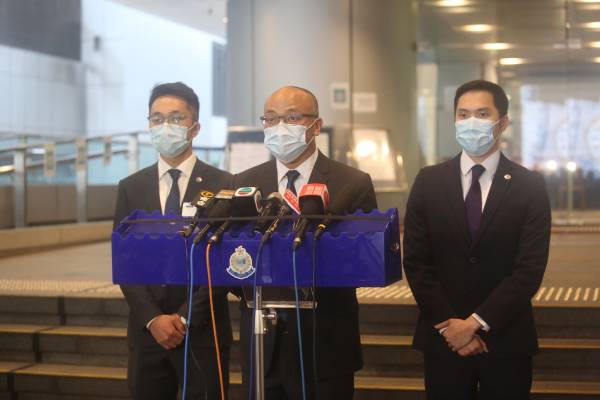 警搗破網上詐騙集團拘捕5名男女 5個月內騙取12.8萬元