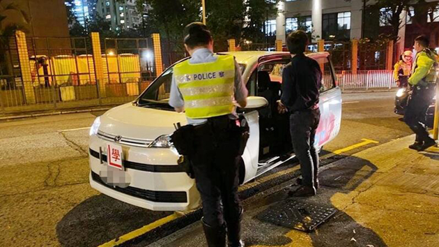 警方港島打擊違法學車 發13張傳票