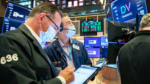 美股漲跌不一 道指再創收盤新高