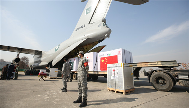 中國軍隊向巴基斯坦軍隊提供新冠疫苗