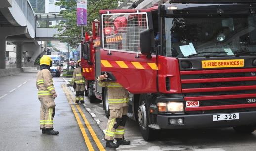 長洲淩晨有鐵皮屋起火 一名男子受傷