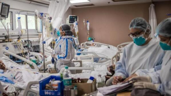 印度日增確診連續4日超40萬例