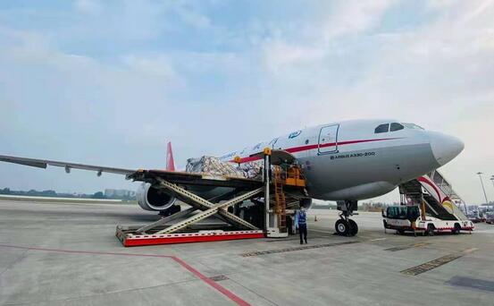 中國紅十字會向印度提供100萬美元現金援助及製氧機等抗疫物資