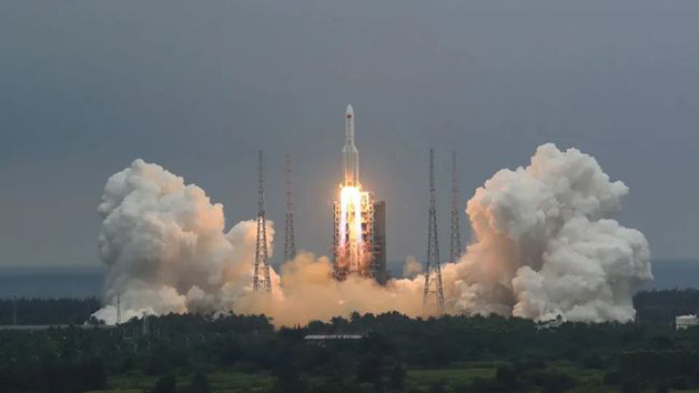 華春瑩談中國火箭殘骸再入大氣層：媒體沒有必要過度渲染製造恐慌