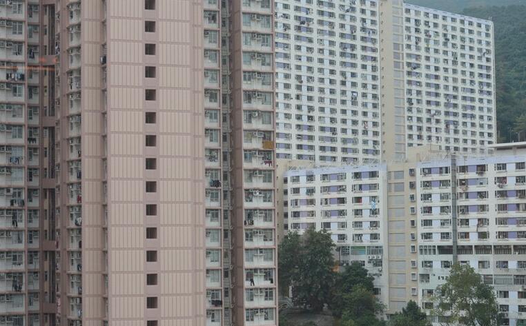 公屋輪侯時間直逼6年 柯創盛籲將「三年上樓」與《長策》供應目標掛鈎