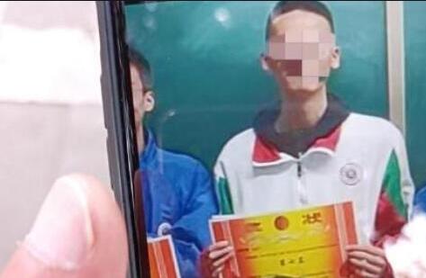 【追蹤報道】成都警方通報高中生墜亡：排除刑事案件 家屬無異議