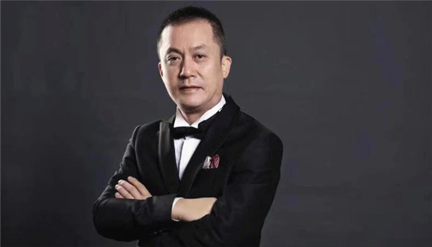 充滿期待，書寫傳奇——記深圳市梵思諾時尚服飾有限公司董事長陳國雄