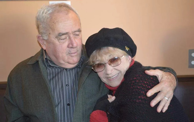 巴西歌唱家感染新冠 醫院動情演唱感動眾人