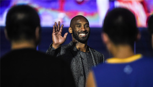 科比正式入駐名人堂 瓦妮莎致辭：我會永遠愛你