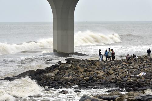 熱带氣旋襲擊印度已致8死 超15萬居民將撤離