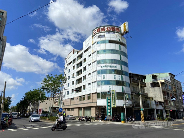 高雄仁惠醫院首波94人採檢 1護理師呈陽性