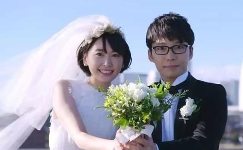 日媒：日本演員新垣結衣與星野源宣布結婚