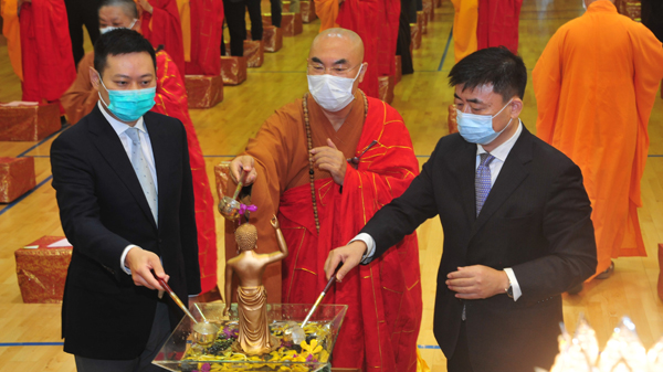 佛聯會網上舉辦浴佛大典