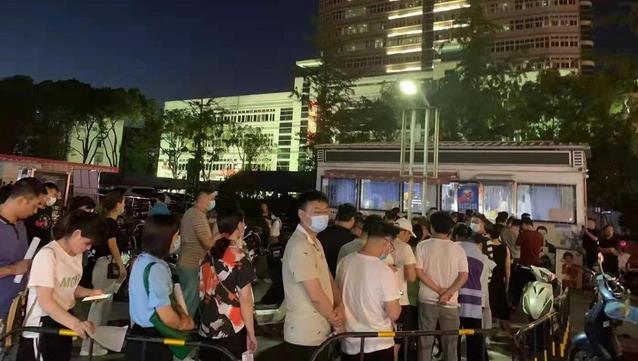 安徽發生持刀傷人事件已致5死15傷 市民踴躍無償獻血