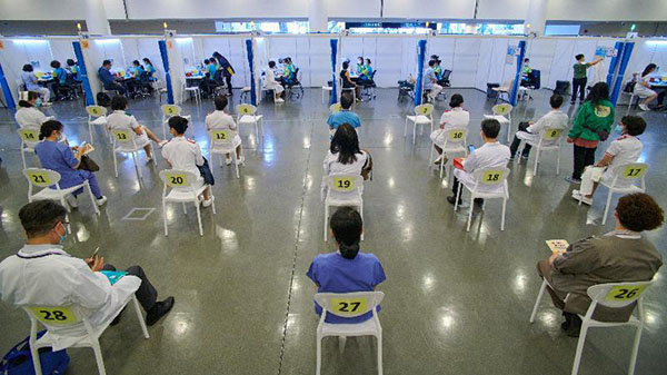本港已接種新冠疫苗逾263萬劑 近153萬人接種首劑