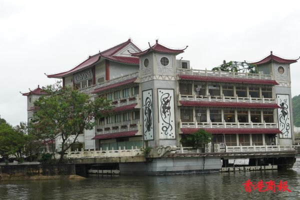圖集 | 會所1號旗下中式酒樓石舫水中天 形似一艘靠岸停泊的船