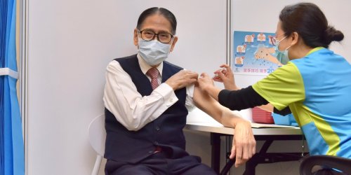 梁智鴻：市民應盡早打針減患重症機會