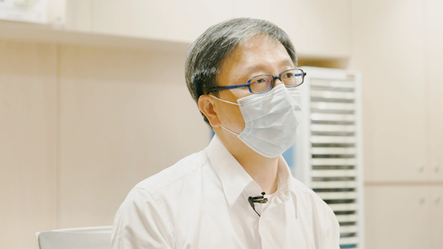 指透過包裝表面感染病毒機會微乎其微 何栢良籲市民不用胡思亂想