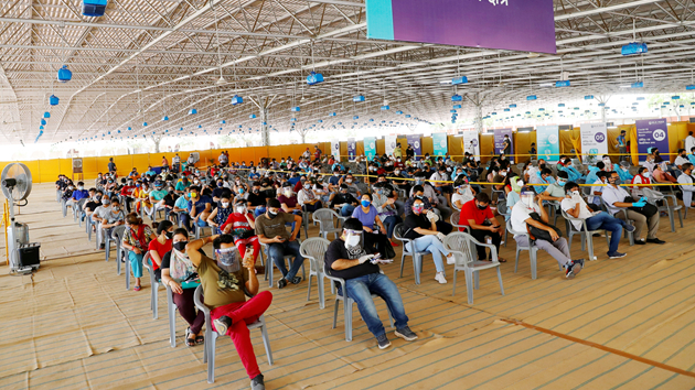 印度德里市民無視社交距離 醫生憂疫情再爆發