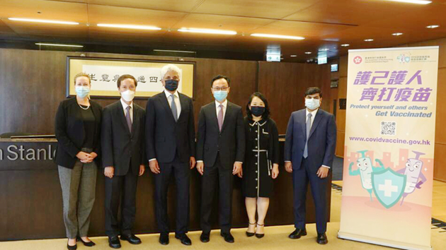 外展隊為200大摩職員打疫苗 聶德權籲踴躍接種建立保護屏障