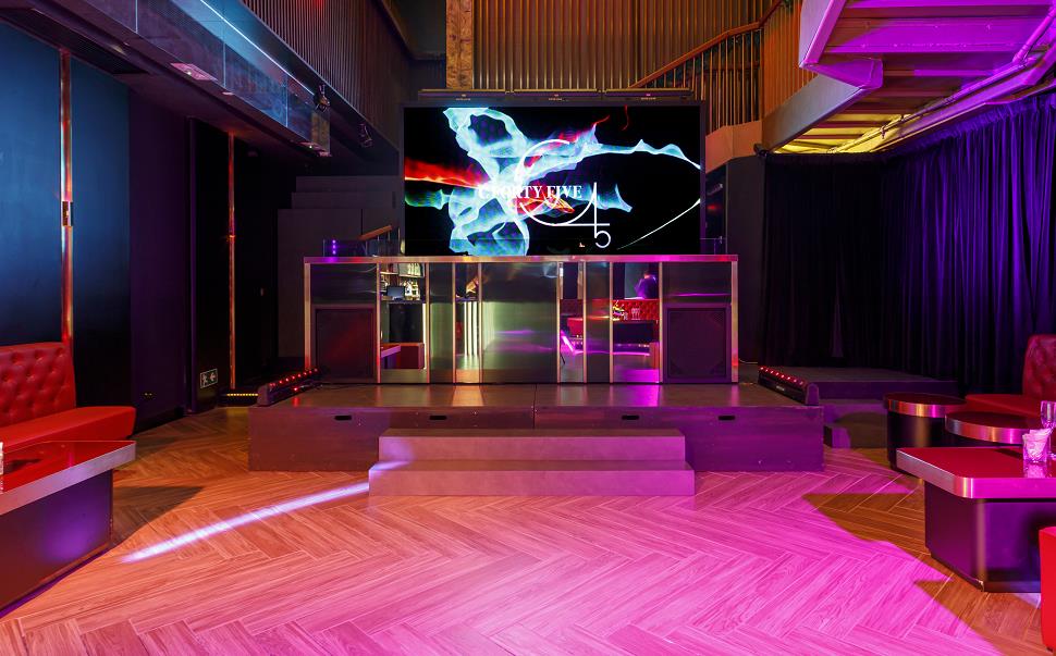 【玩樂】蘭桂坊新地標C45開幕 打造多元化娛樂消遣體驗