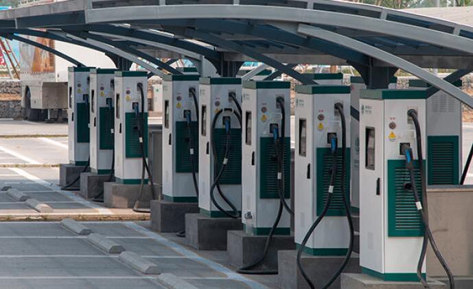 工信部：「十四五」時期將推進新能源充電、換電等基礎設施建設