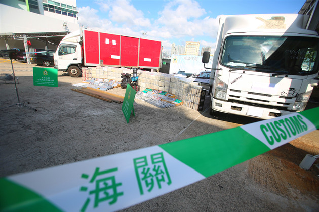 海關沙頭角檢值2700萬元走私物 拘捕一名涉案男子