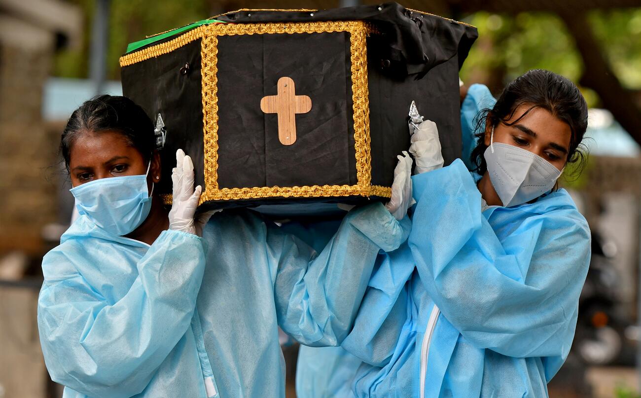 印尼民間統計 945名醫護人員染疫去世