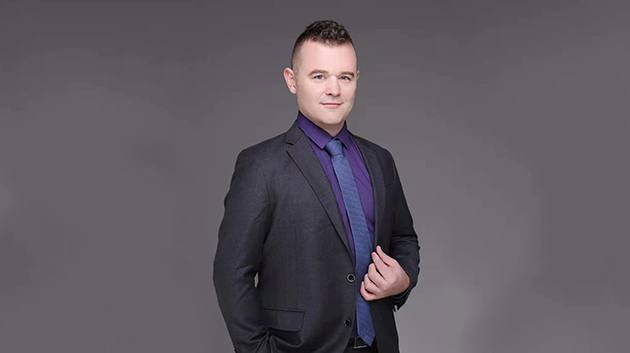 學好中文 享受工作——記香港衛星電視台深圳辦事處主持人麥庫琴