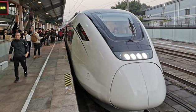 25日零時起 廣深城際列車59分鐘一站直達