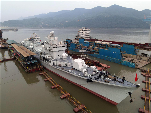 「166」導彈驅逐艦抵渝向公眾開放