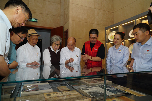 湖南雷鋒紀念館舉辦「像雷鋒那樣跟黨走」雷鋒藏品專題展