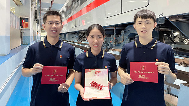 【中共百年 深圳故事】深圳地鐵4375位黨員收穫專屬「七一禮物」