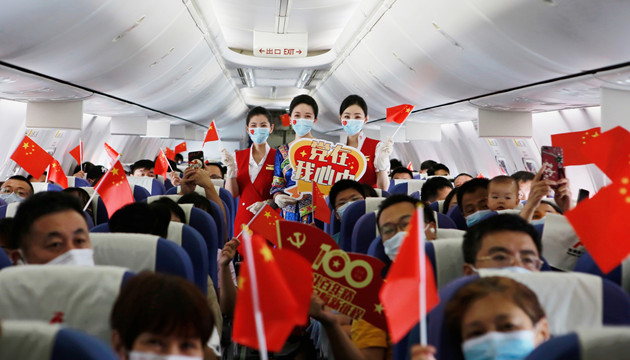 【中共百年 深圳故事】深航舉行慶祝建黨百年機上主題航班活動