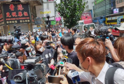 職工盟旺角擺街站 警方指橫額涉煽惑及仇恨政府