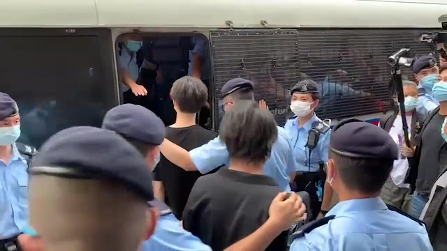 警方：有11人涉嫌於旺角分發煽動刊物被捕