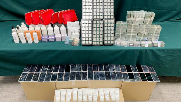 海關檢值400萬走私電子產品及化妝品 拘捕男司機