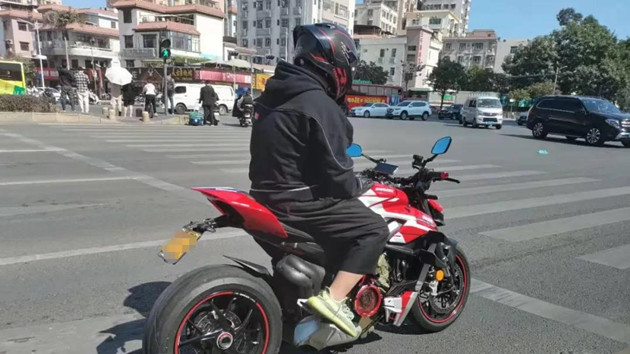 深圳摩托車「沖禁令」 將罰2000元扣3分