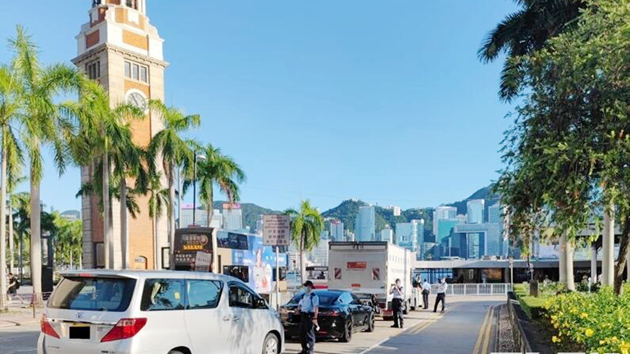 警方打擊違例泊車 發2067張告票拖走13輛車